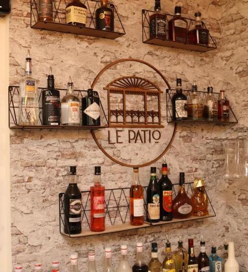 فندق Hôtel & Restaurant Le Patio Vichy