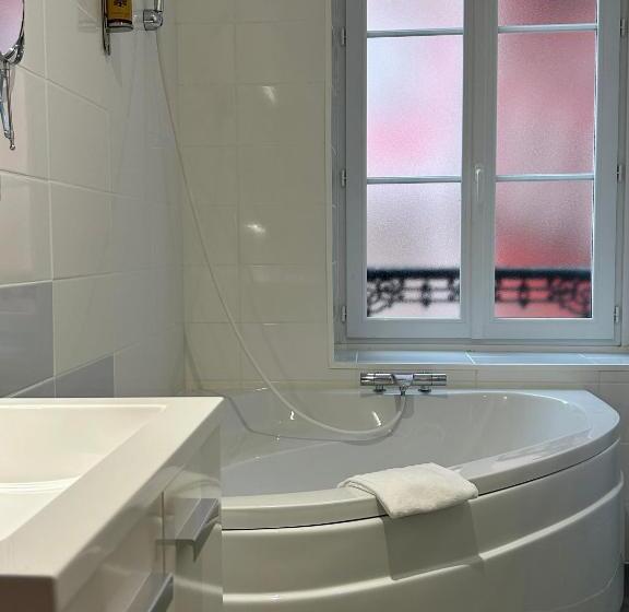 فندق Hôtel & Restaurant Le Patio Vichy