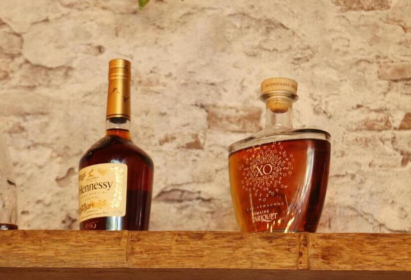 فندق Hôtel & Restaurant Le Patio Vichy