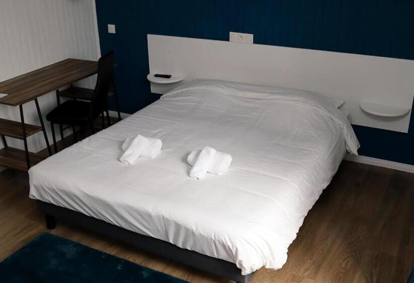 فندق Hôtel & Restaurant Le Patio Vichy