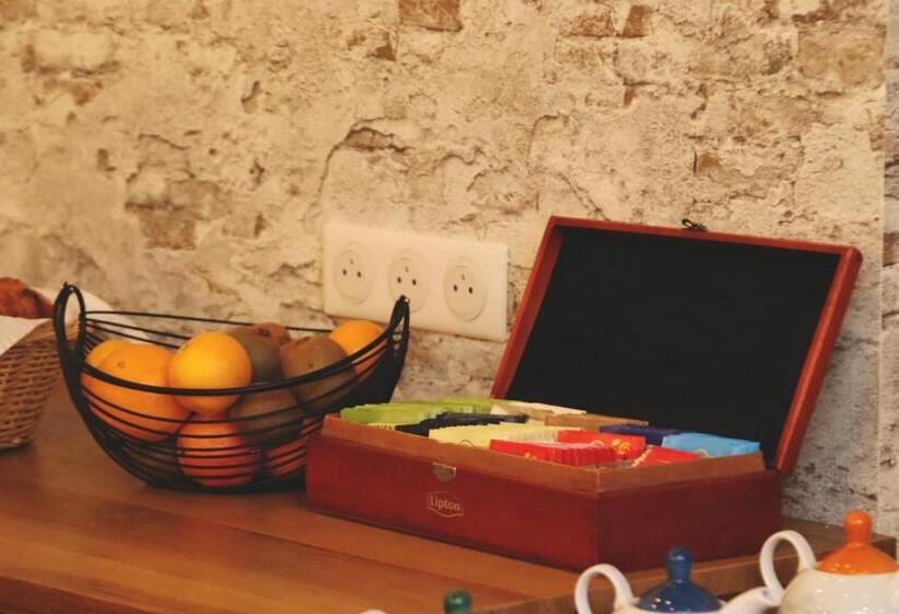 فندق Hôtel & Restaurant Le Patio Vichy