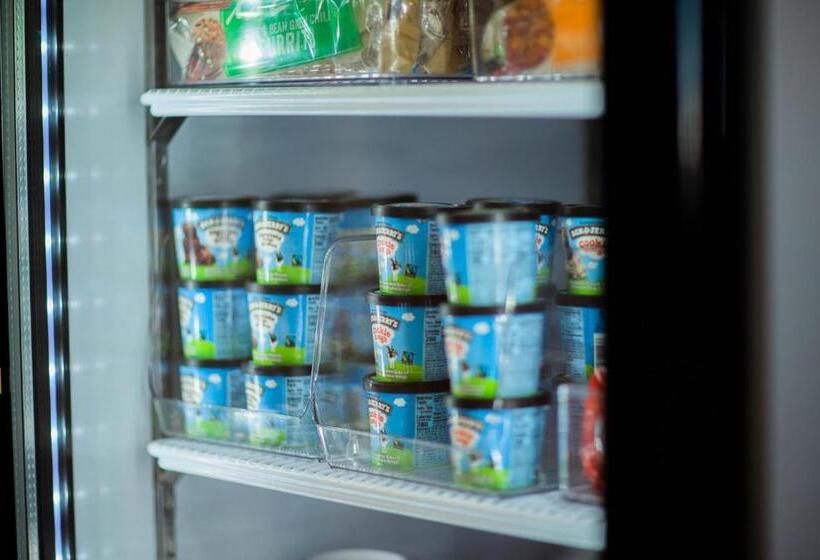 هتل Inn At The Canyons