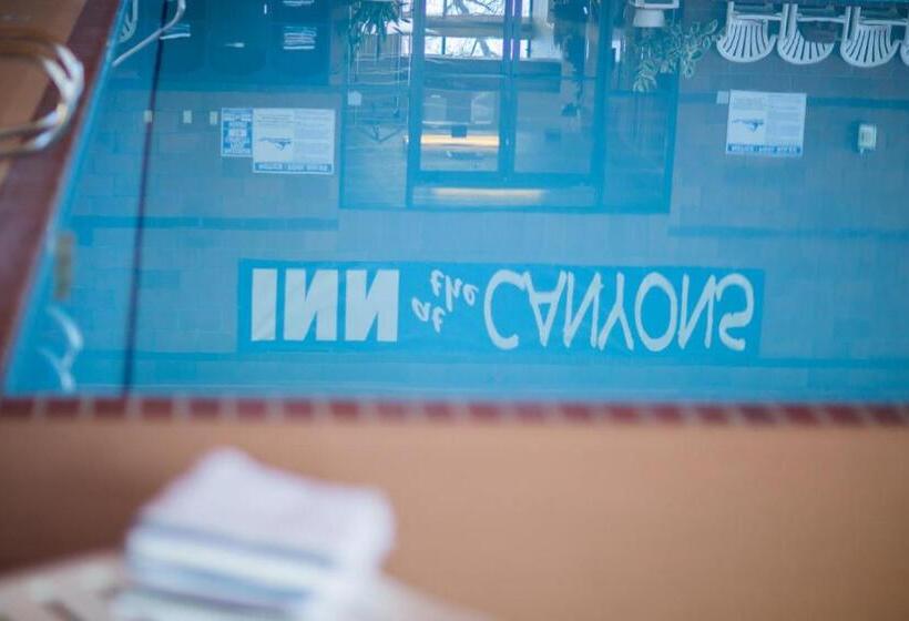 هتل Inn At The Canyons