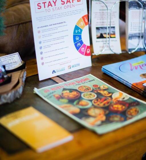 هتل Inn At The Canyons