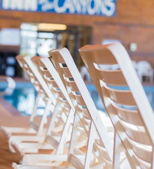 هتل Inn At The Canyons