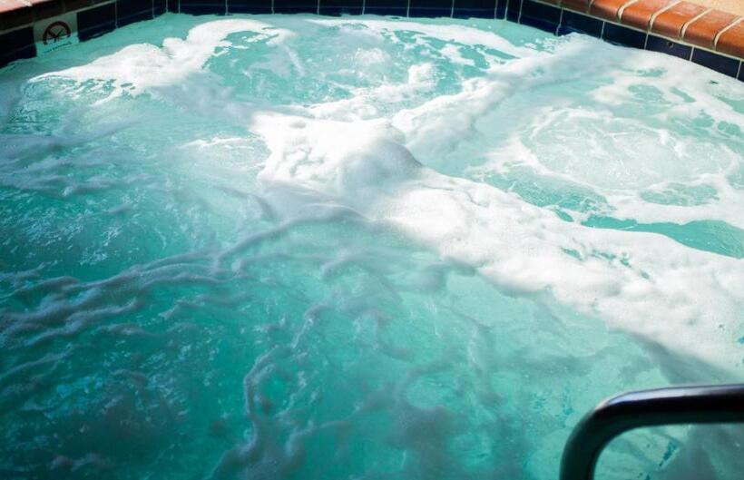 هتل Inn At The Canyons