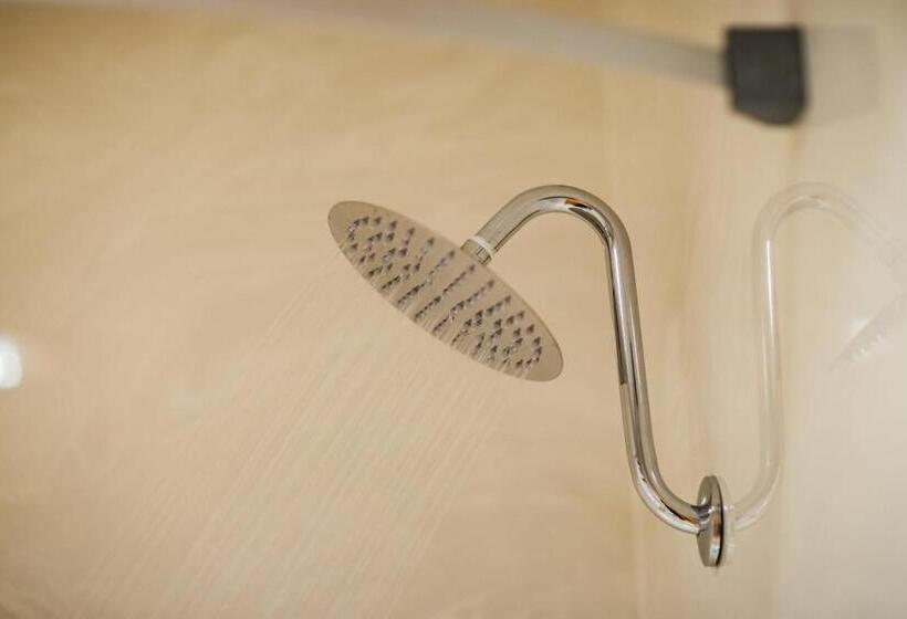 هتل Inn At The Canyons