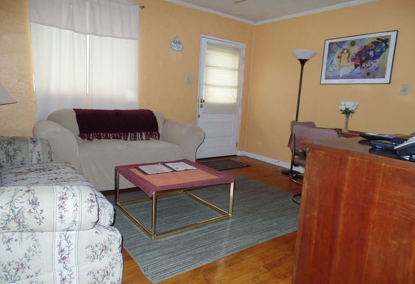 فندق InnTown Chapel Hill