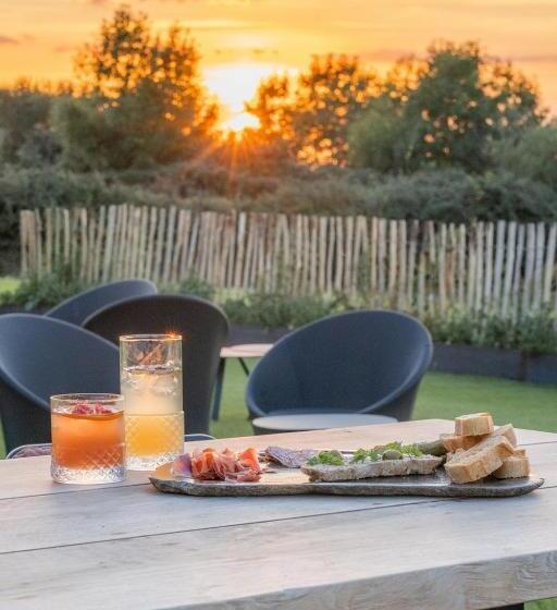 هتل La Chaumière