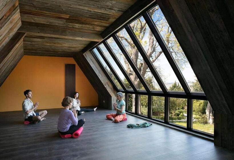 هتل La Chaumière