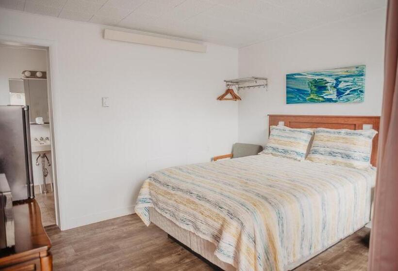 בית מלון כפרי Lamplighter Lodge