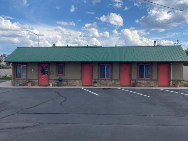 בית מלון כפרי Lamplighter Lodge