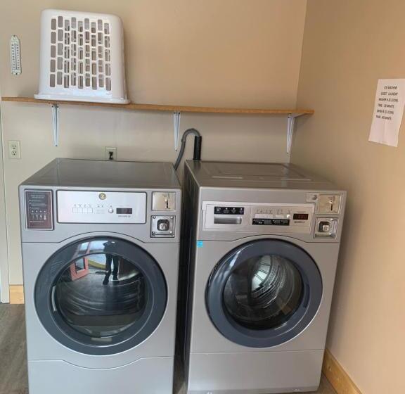 בית מלון כפרי Lamplighter Lodge