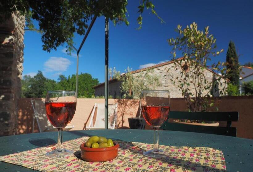 Отель Le Mas Trilles