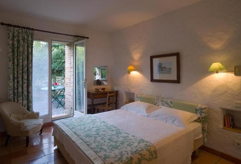 Отель Le Mas Trilles