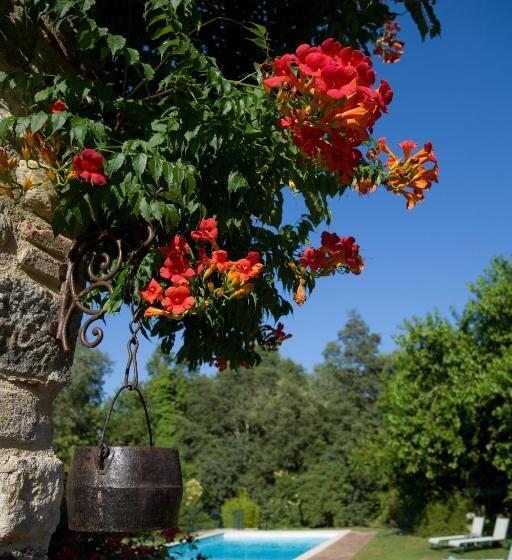 Отель Le Mas Trilles