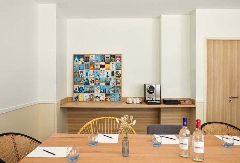 Отель Indigo Bordeaux Centre Chartrons, An Ihg