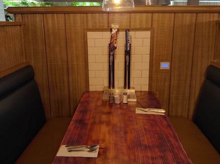 فندق The New Pioneer