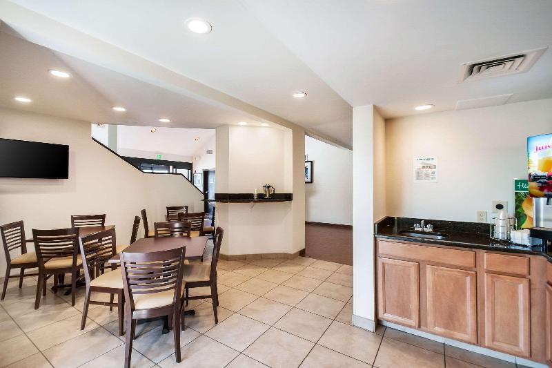 فندق Quality Inn