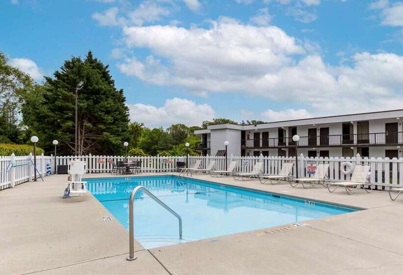 فندق Quality Inn  Roxboro South