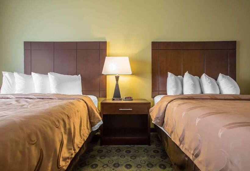 호텔 Quality Inn & Suites Bloomington I 55 And I 74