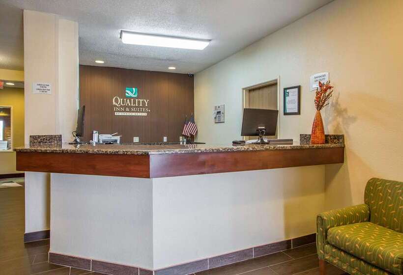 호텔 Quality Inn & Suites Bloomington I 55 And I 74