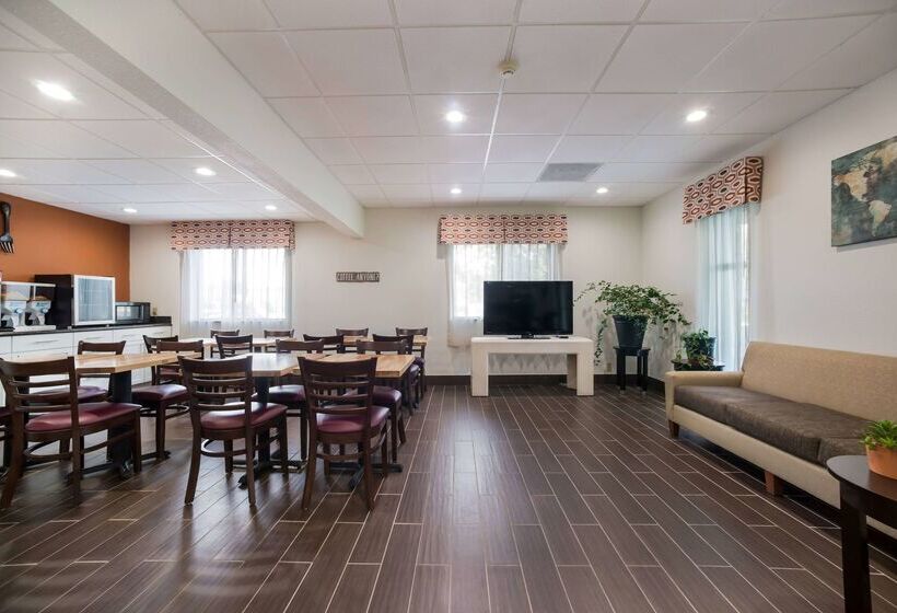 فندق Ramada By Wyndham Effingham