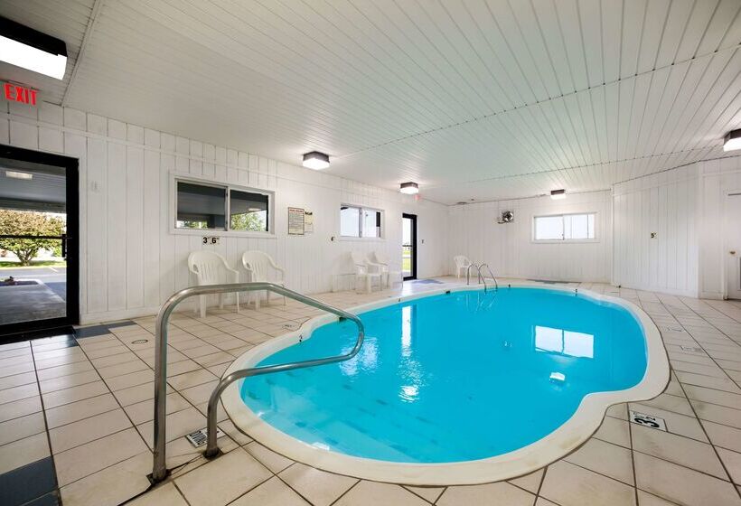 فندق Ramada By Wyndham Effingham