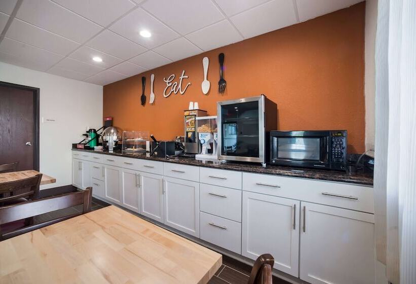 فندق Ramada By Wyndham Effingham