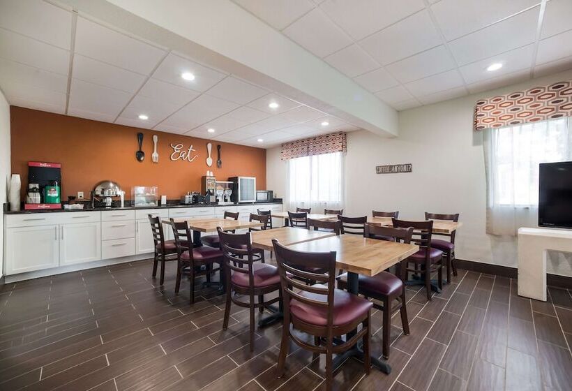 فندق Ramada By Wyndham Effingham