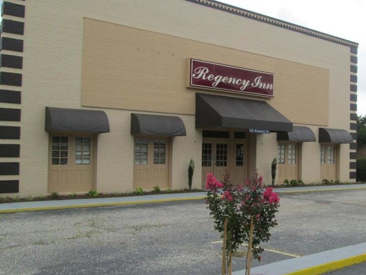 בית מלון כפרי Regency Inn Fayetteville/fort Bragg