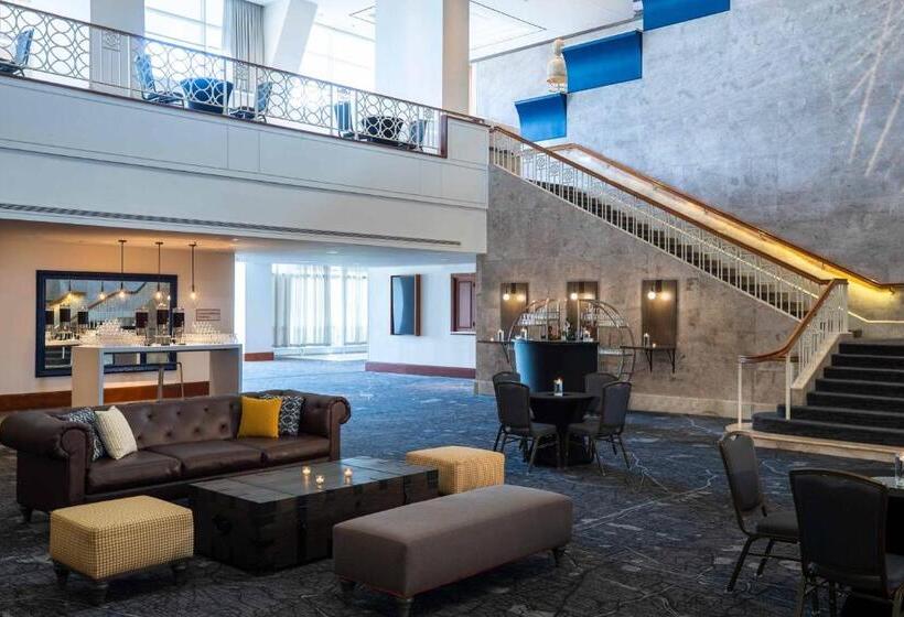 فندق Renaissance Concourse Atlanta Airport