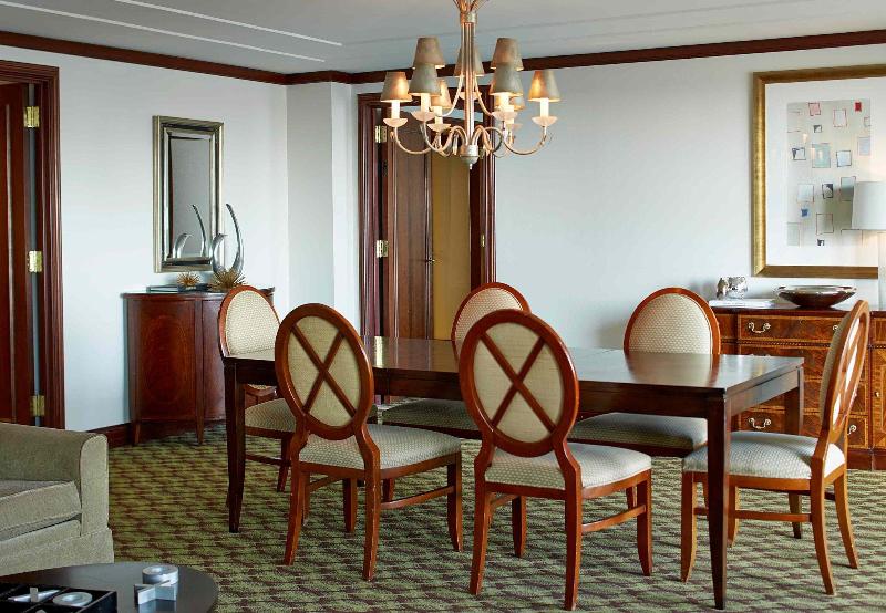 فندق Renaissance Concourse Atlanta Airport