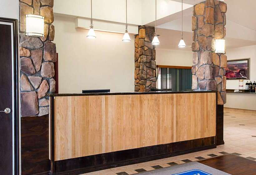 فندق Rodeway Inn & Suites