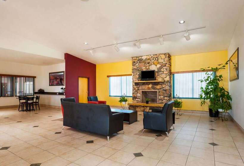 فندق Rodeway Inn & Suites
