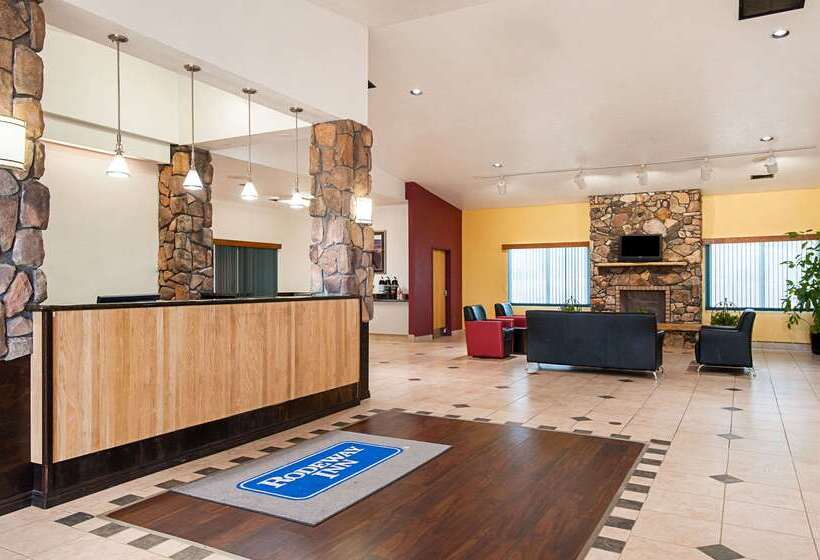 فندق Rodeway Inn & Suites