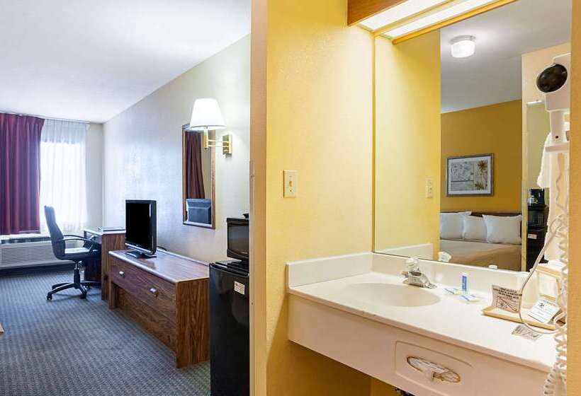 فندق Rodeway Inn & Suites