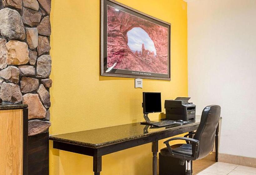 فندق Rodeway Inn & Suites