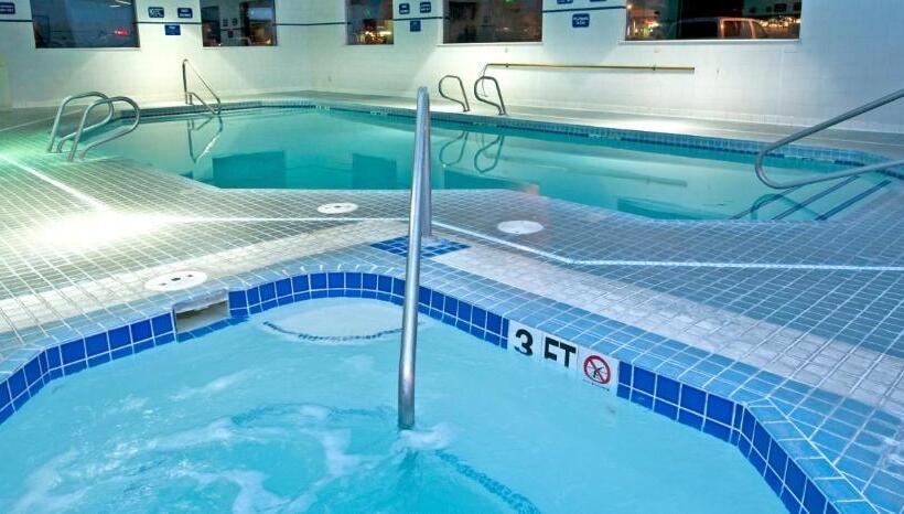 בית מלון כפרי Shilo Inn Elko