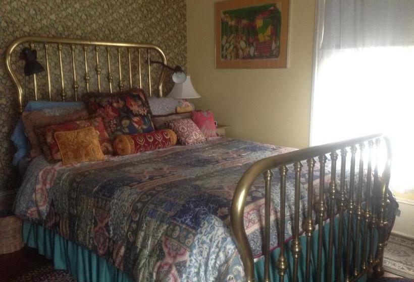 هتل Blooming Garden Inn