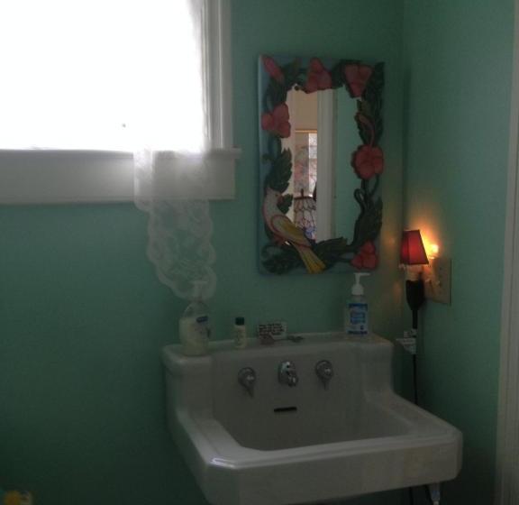 هتل Blooming Garden Inn