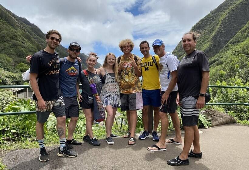 فندق Howzit Hostels