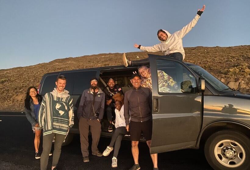 فندق Howzit Hostels