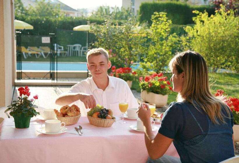 Logis Hotel Arc En Ciel