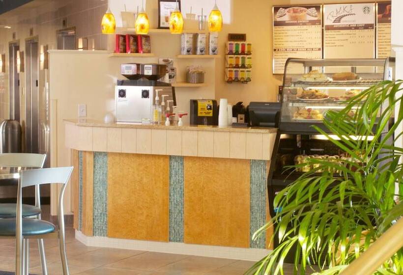 هتل The Patricia Grand