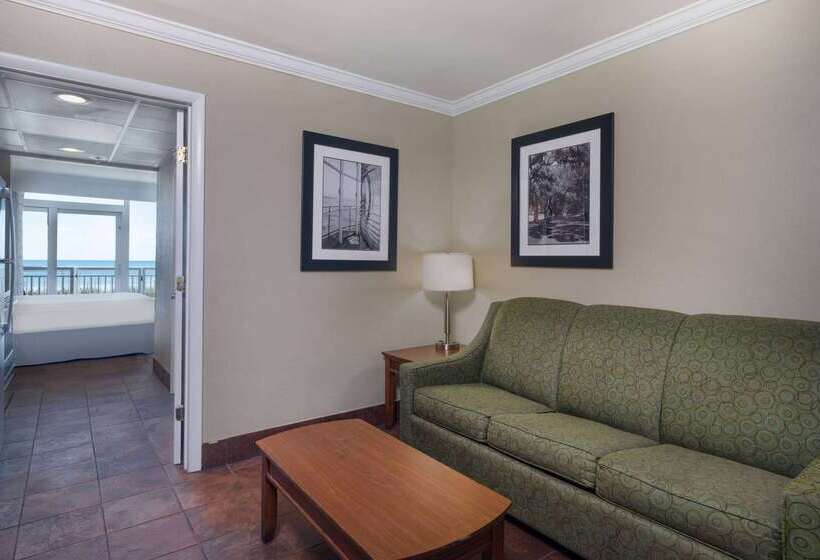 The Sandbar Hotel, Trademark Collection By Wyndham