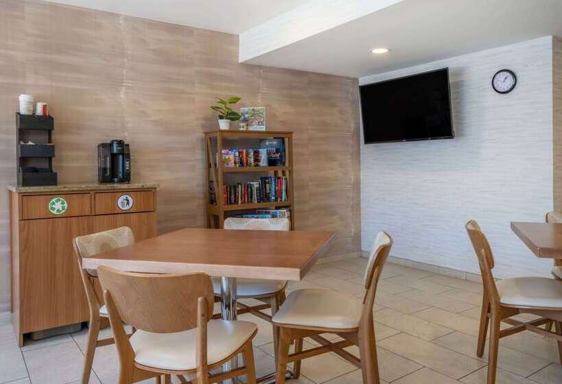 The Sandbar Hotel, Trademark Collection By Wyndham