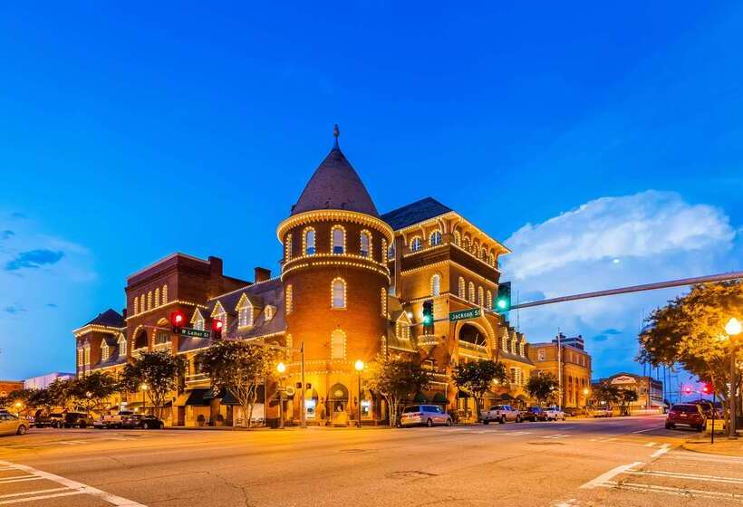 Windsor Hotel, Ascend Hotel Collection