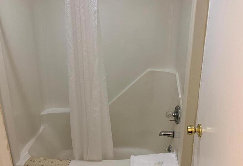 汽车旅馆  Americas Best Value Inn Roxboro