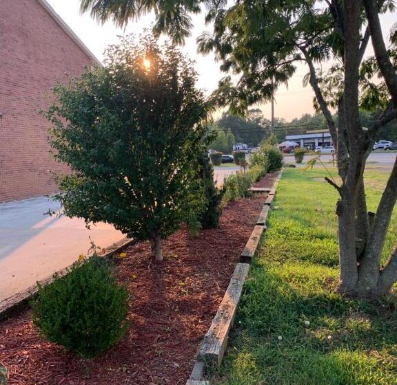 فندق على الطريق Americas Best Value Inn Roxboro